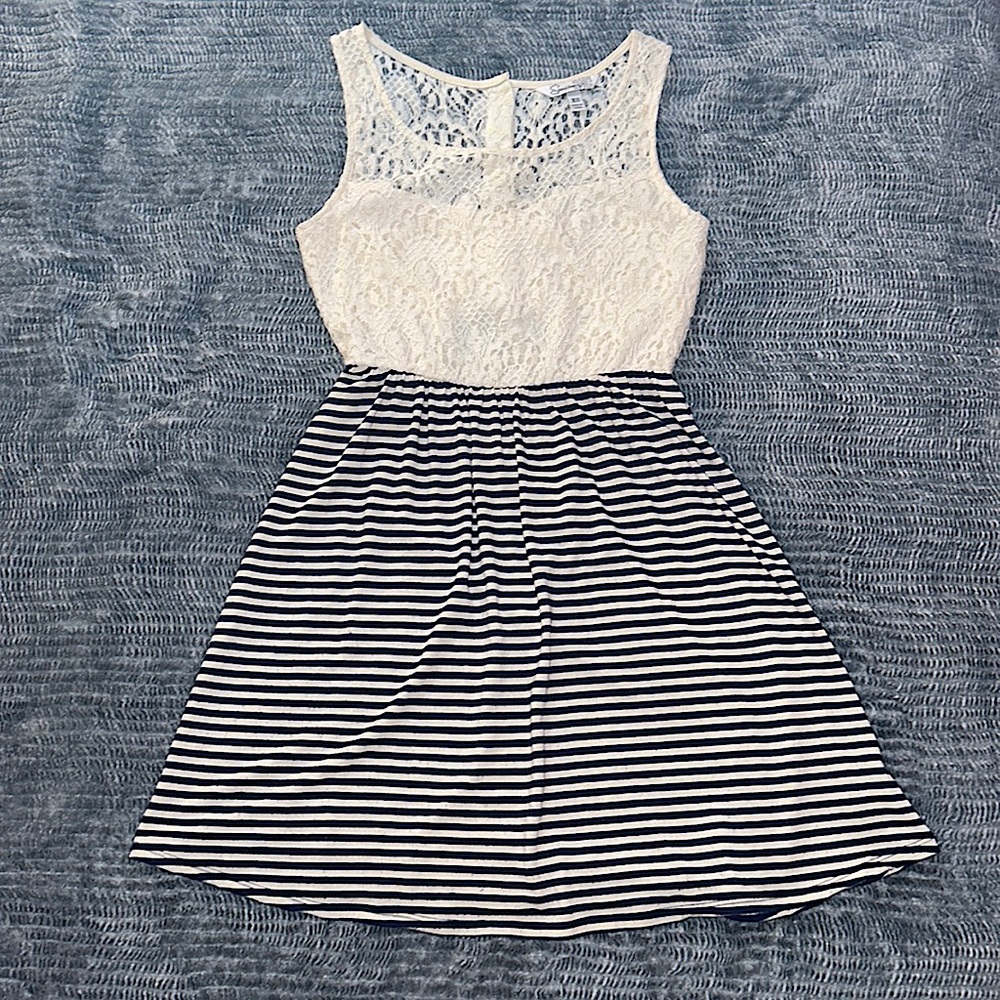 Sleeveless dress